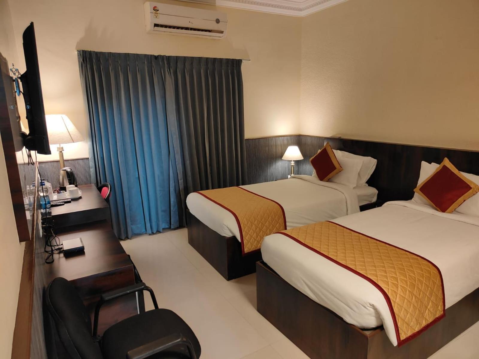 Hotel Badami Court Εξωτερικό φωτογραφία